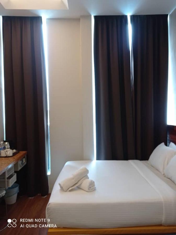 The Riverbank Hotel Kuantan Zewnętrze zdjęcie
