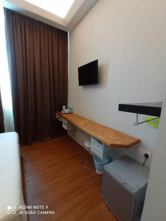 The Riverbank Hotel Kuantan Zewnętrze zdjęcie