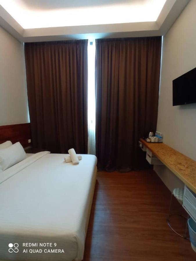 The Riverbank Hotel Kuantan Zewnętrze zdjęcie