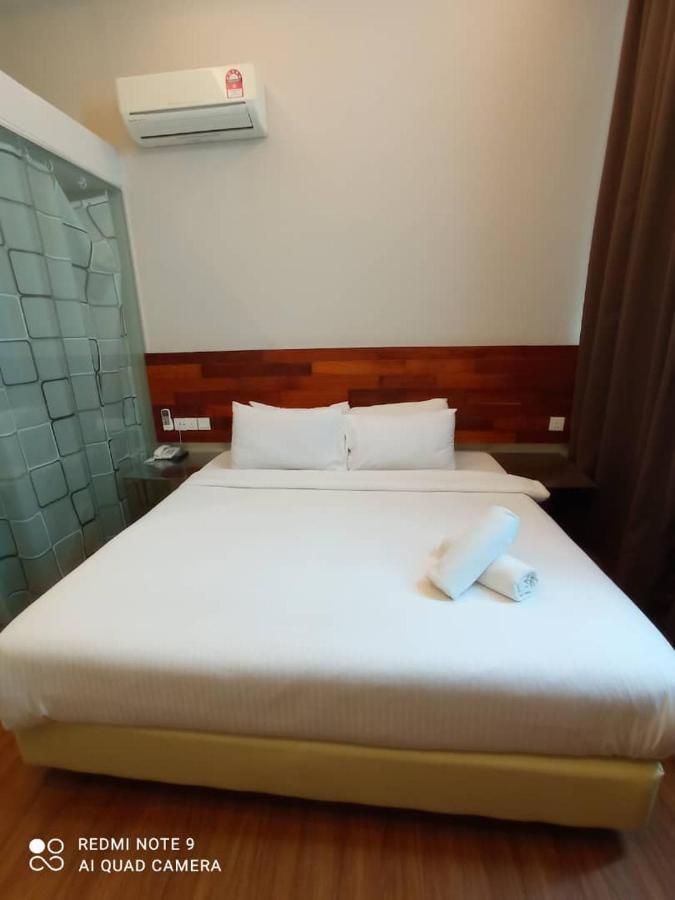 The Riverbank Hotel Kuantan Zewnętrze zdjęcie